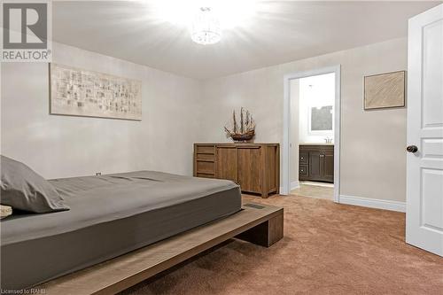 22 Creekside Drive, Niagara-On-The-Lake, ON - Indoor Photo Showing Bedroom