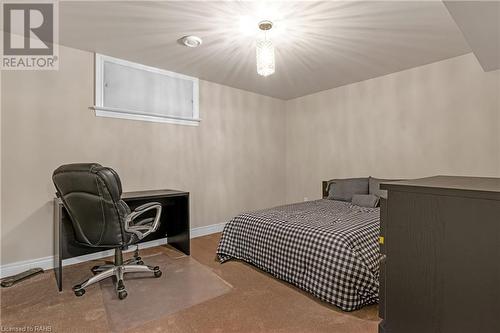 22 Creekside Drive, Niagara-On-The-Lake, ON - Indoor Photo Showing Bedroom