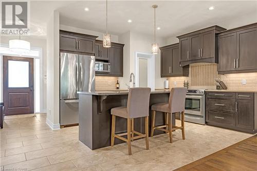 22 Creekside Drive, Niagara-On-The-Lake, ON - Indoor Photo Showing Kitchen With Upgraded Kitchen