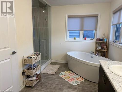 Gorgeous primary bedroom ensuite bath #1 - 37 Homestead Way Unit# Upper, Thorold, ON - Indoor Photo Showing Bathroom