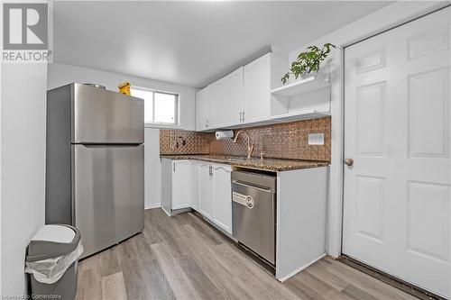 15 Argyle Avenue, Hamilton, ON - Indoor Photo Showing Kitchen