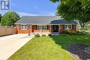 4 Cambria Court, Hamilton, ON  - Outdoor With Facade 