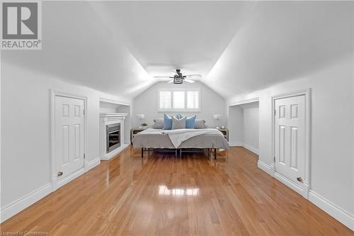 4 Cambria Court, Hamilton, ON - Indoor Photo Showing Bedroom