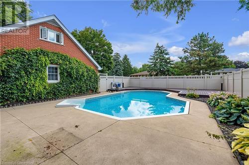 4 Cambria Court, Hamilton, ON - Outdoor With In Ground Pool