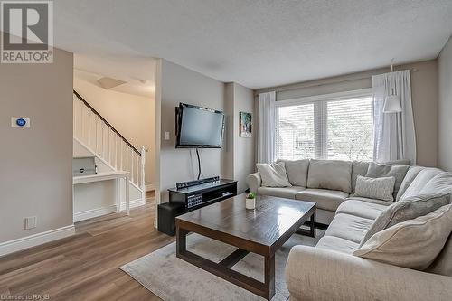 2450 Malcolm Crescent, Burlington, ON - Indoor Photo Showing Living Room