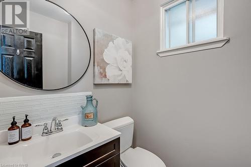 2450 Malcolm Crescent, Burlington, ON - Indoor Photo Showing Bathroom