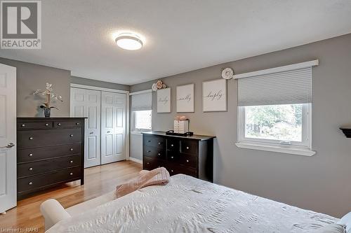 2450 Malcolm Crescent, Burlington, ON - Indoor Photo Showing Bedroom