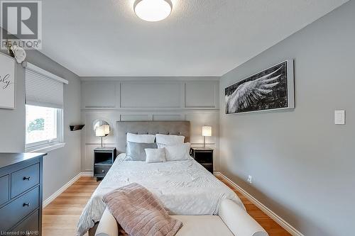 2450 Malcolm Crescent, Burlington, ON - Indoor Photo Showing Bedroom