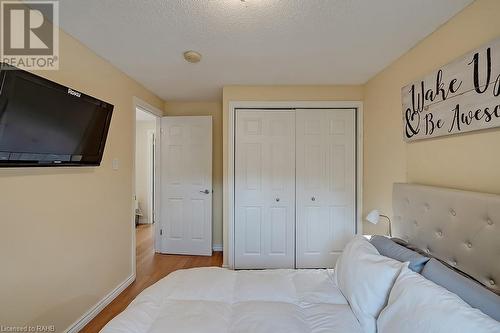 2450 Malcolm Crescent, Burlington, ON - Indoor Photo Showing Bedroom