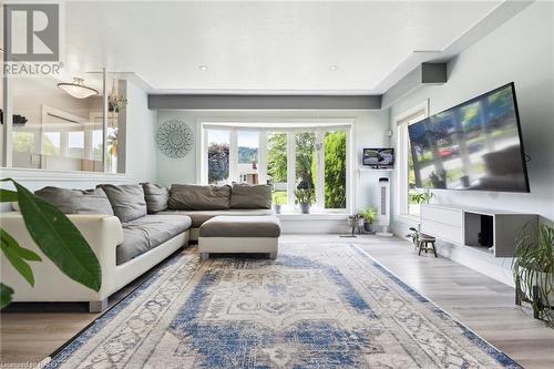 225 Helena Avenue, Winona, ON - Indoor Photo Showing Living Room