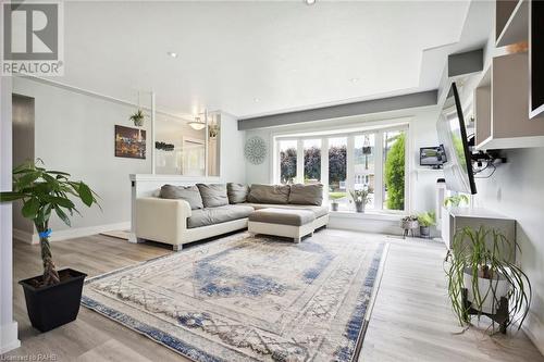 225 Helena Avenue, Winona, ON - Indoor Photo Showing Living Room