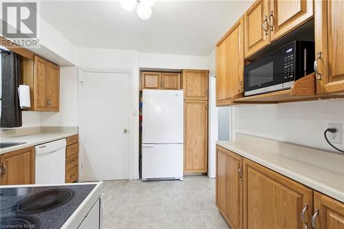 225 Helena Avenue, Winona, ON - Indoor Photo Showing Kitchen