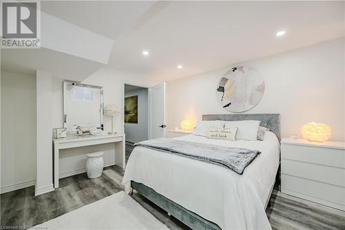 37 Moonbeam Drive, Hamilton, ON - Indoor Photo Showing Bedroom