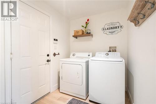 2935 Berwick Drive, Burlington, ON - Indoor Photo Showing Laundry Room