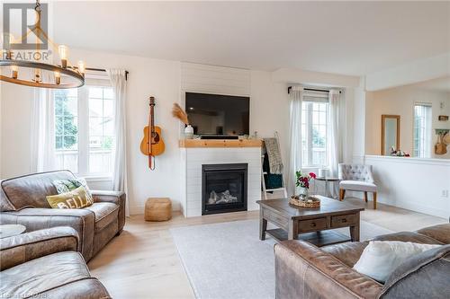 2935 Berwick Drive, Burlington, ON - Indoor Photo Showing Living Room With Fireplace