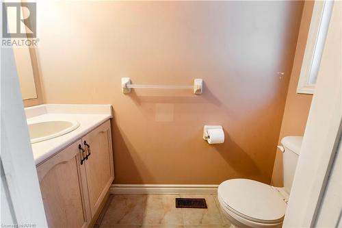 1075 Johnson'S Lane, Mississauga, ON - Indoor Photo Showing Bathroom