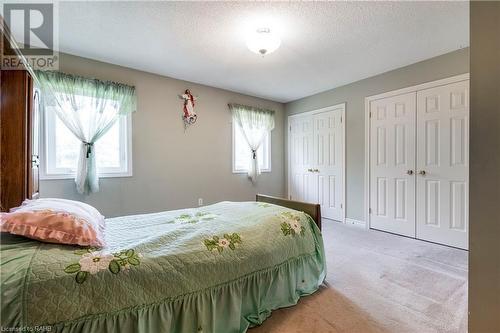 1075 Johnson'S Lane, Mississauga, ON - Indoor Photo Showing Bedroom