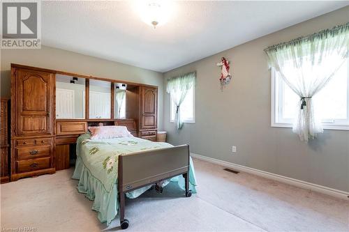 1075 Johnson'S Lane, Mississauga, ON - Indoor Photo Showing Bedroom