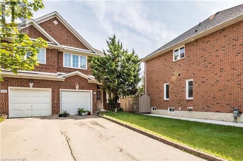 1075 Johnson'S Lane, Mississauga, ON - Outdoor