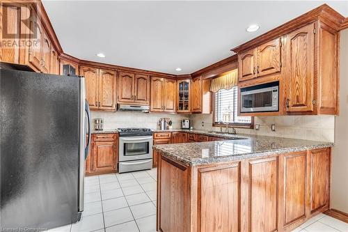 7689 Mount Carmel Boulevard, Niagara Falls, ON - Indoor Photo Showing Kitchen