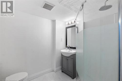 7 Atessa Drive Unit# 11, Hamilton, ON - Indoor Photo Showing Bathroom