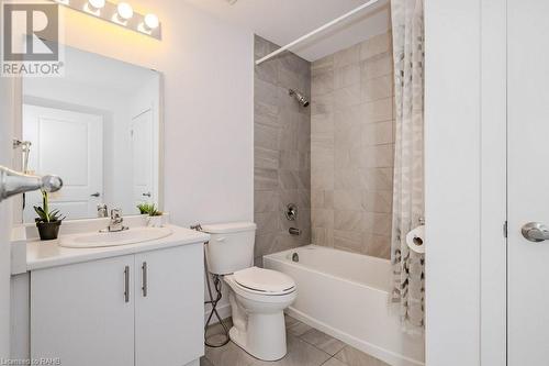 81 Robinson Street Unit# 804, Hamilton, ON - Indoor Photo Showing Bathroom