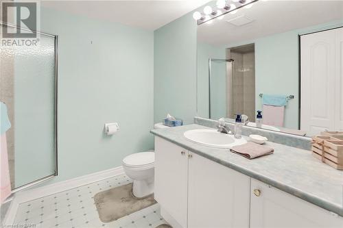 600 Silverbirch Boulevard Unit# 203, Mount Hope, ON - Indoor Photo Showing Bathroom