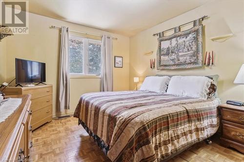 4012 Kingston Court, Burlington, ON - Indoor Photo Showing Bedroom