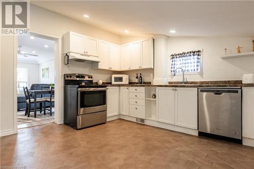 393 Brock Street, Brantford, ON - Indoor Photo Showing Kitchen