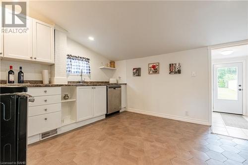 393 Brock Street, Brantford, ON - Indoor Photo Showing Kitchen