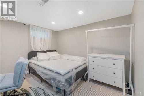 171 Arkell Street, Hamilton, ON - Indoor Photo Showing Bedroom