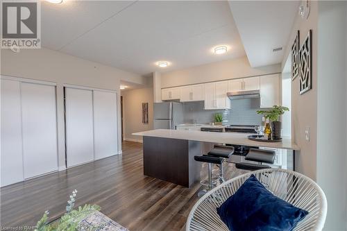 15 Queen Street S Unit# 902, Hamilton, ON - Indoor Photo Showing Kitchen