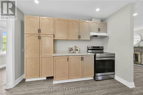 92 Corman Avenue, Stoney Creek, ON - Indoor Photo Showing Kitchen