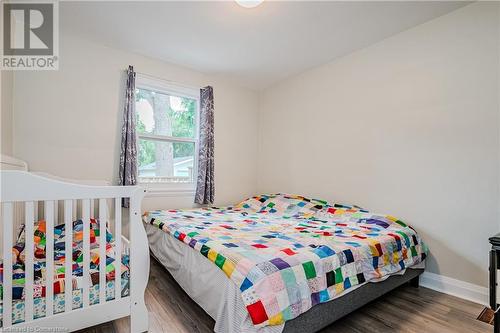 153 East 18Th Street, Hamilton, ON - Indoor Photo Showing Bedroom