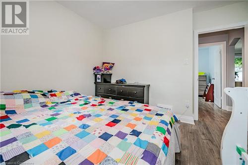 153 East 18Th Street, Hamilton, ON - Indoor Photo Showing Bedroom