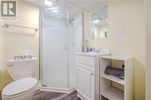 153 East 18Th Street, Hamilton, ON - Indoor Photo Showing Bathroom