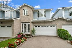 84 FRANCES Avenue  Stoney Creek, ON L8E 5W9