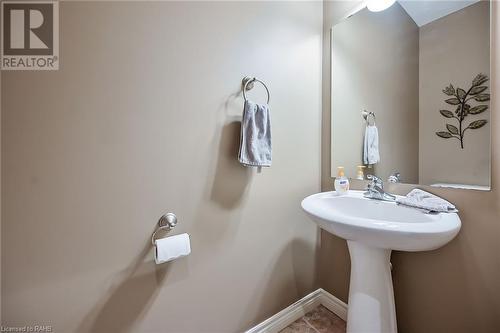 61 Provident Way, Hamilton, ON - Indoor Photo Showing Bathroom