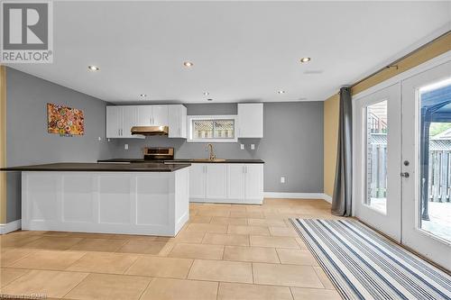 61 Provident Way, Hamilton, ON - Indoor Photo Showing Kitchen