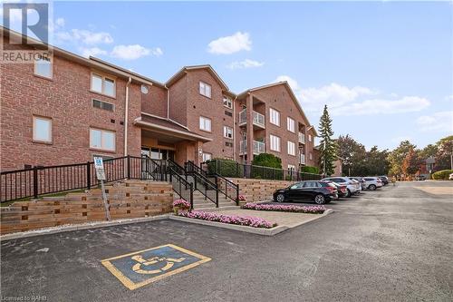 Beautifully maintained low-rise condo - 3050 Pinemeadow Drive Unit# 56, Burlington, ON - Outdoor With Balcony