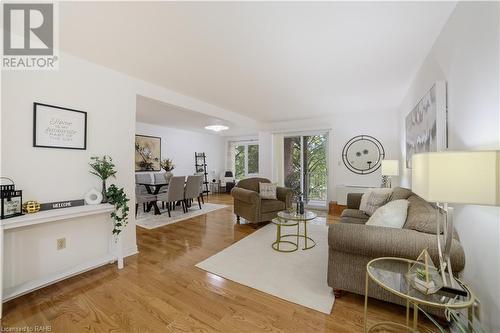 3050 Pinemeadow Drive Unit# 56, Burlington, ON - Indoor Photo Showing Living Room