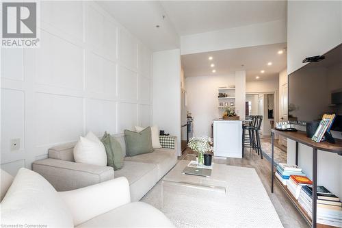 85 Robinson Street Unit# 1002, Hamilton, ON - Indoor Photo Showing Living Room