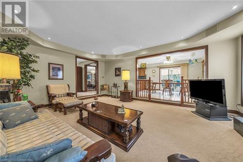 3 Shoreline Crescent, Grimsby, ON - Indoor Photo Showing Living Room