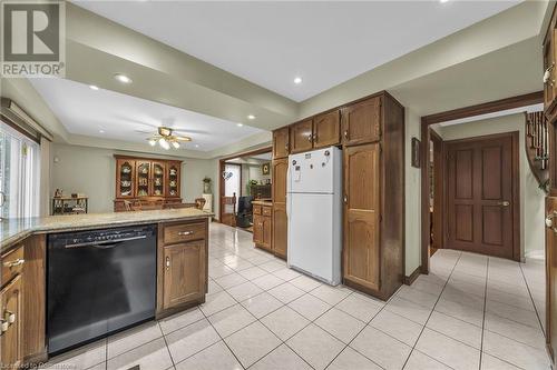 3 Shoreline Crescent, Grimsby, ON - Indoor Photo Showing Kitchen