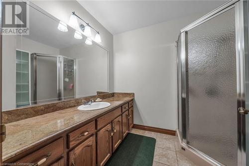 3 Shoreline Crescent, Grimsby, ON - Indoor Photo Showing Bathroom