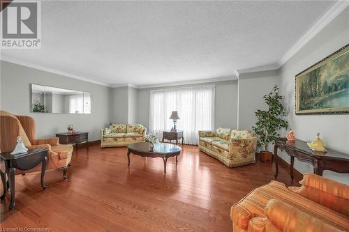 3 Shoreline Crescent, Grimsby, ON - Indoor Photo Showing Living Room