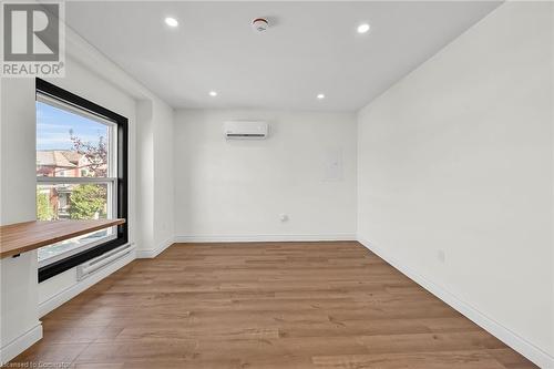 68 Kinrade Avenue, Hamilton, ON - Indoor Photo Showing Other Room