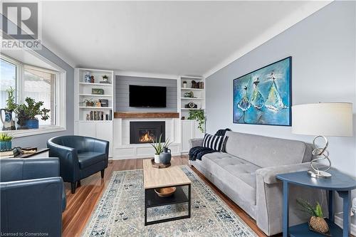 3085 Kingswood Crescent, Niagara Falls, ON - Indoor Photo Showing Living Room With Fireplace