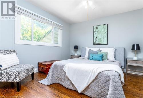 129 Parkview Drive, Ancaster, ON - Indoor Photo Showing Bedroom