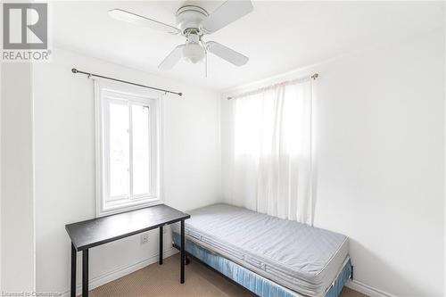 118 Hillview Street, Hamilton, ON - Indoor Photo Showing Bedroom